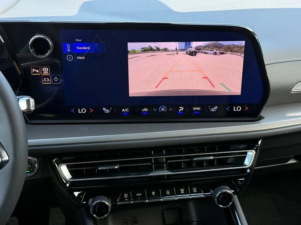 New 2027 Mosaic Black Metallic Chevrolet LT image 19
