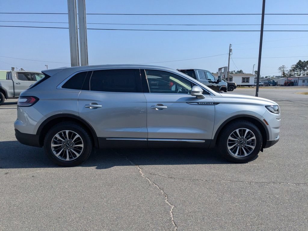 Used 2023 Silver Lincoln Reserve image 3