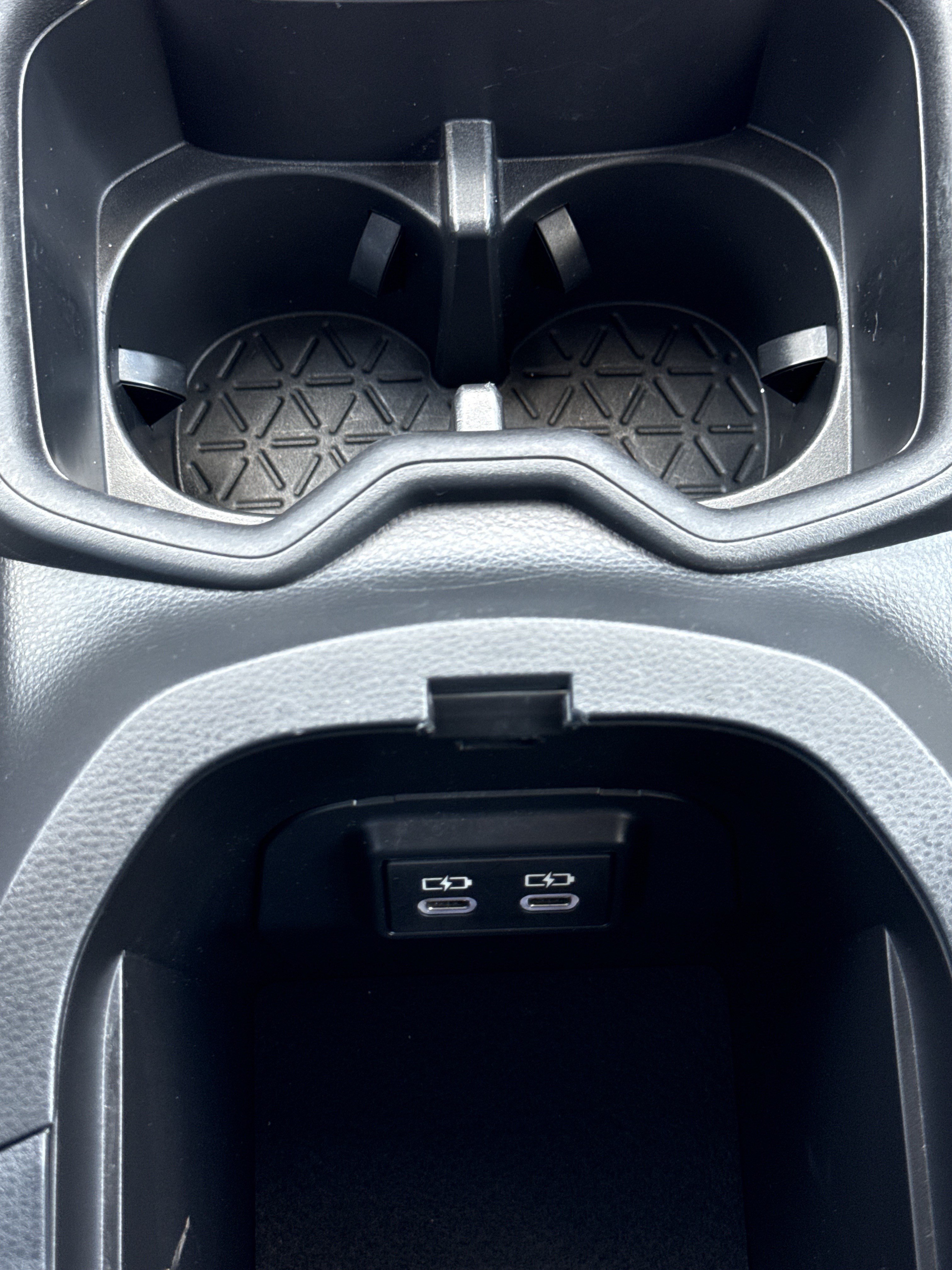 2023 Toyota RAV4 XLE - Photo 29