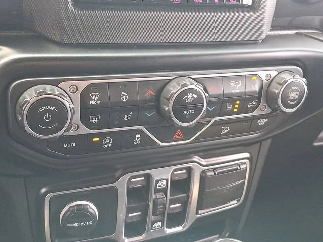 Used 2021 Green Jeep Sport Altitude 4x4 image 23