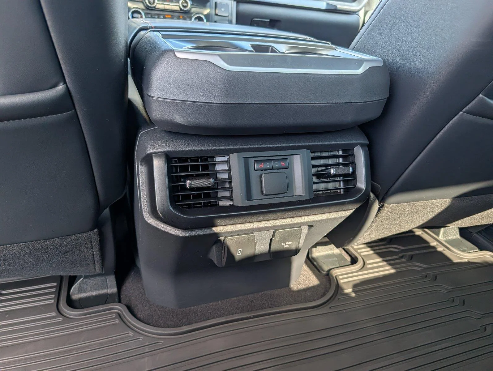 Used 2025 Shelter Green Ford Raptor image 33