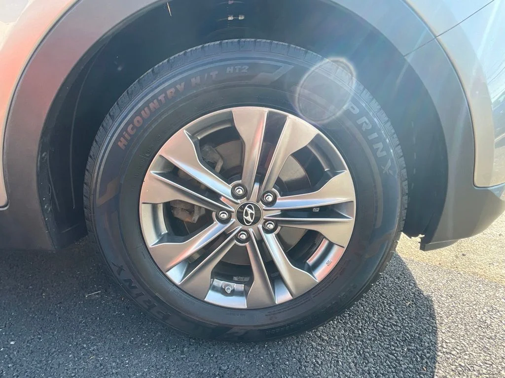 Used 2015 Gray Hyundai Base image 10