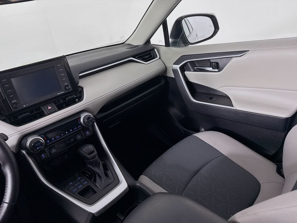 Used 2022 Silver Toyota XLE image 24