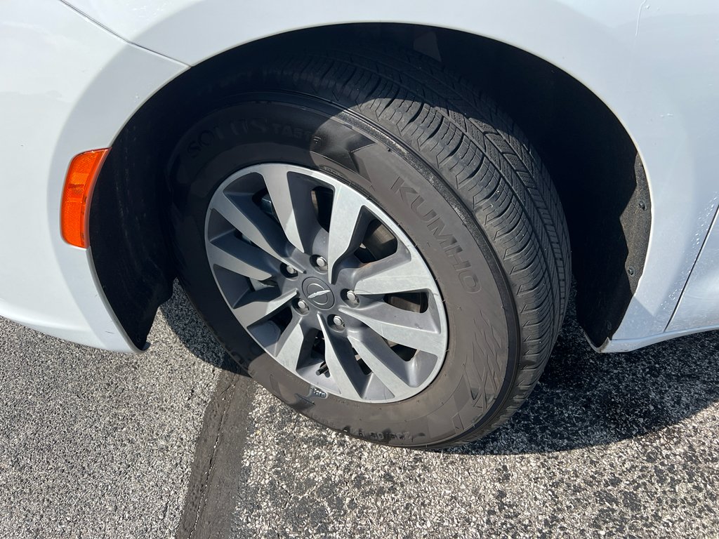2024 Chrysler Pacifica PHEV Select - Photo 9
