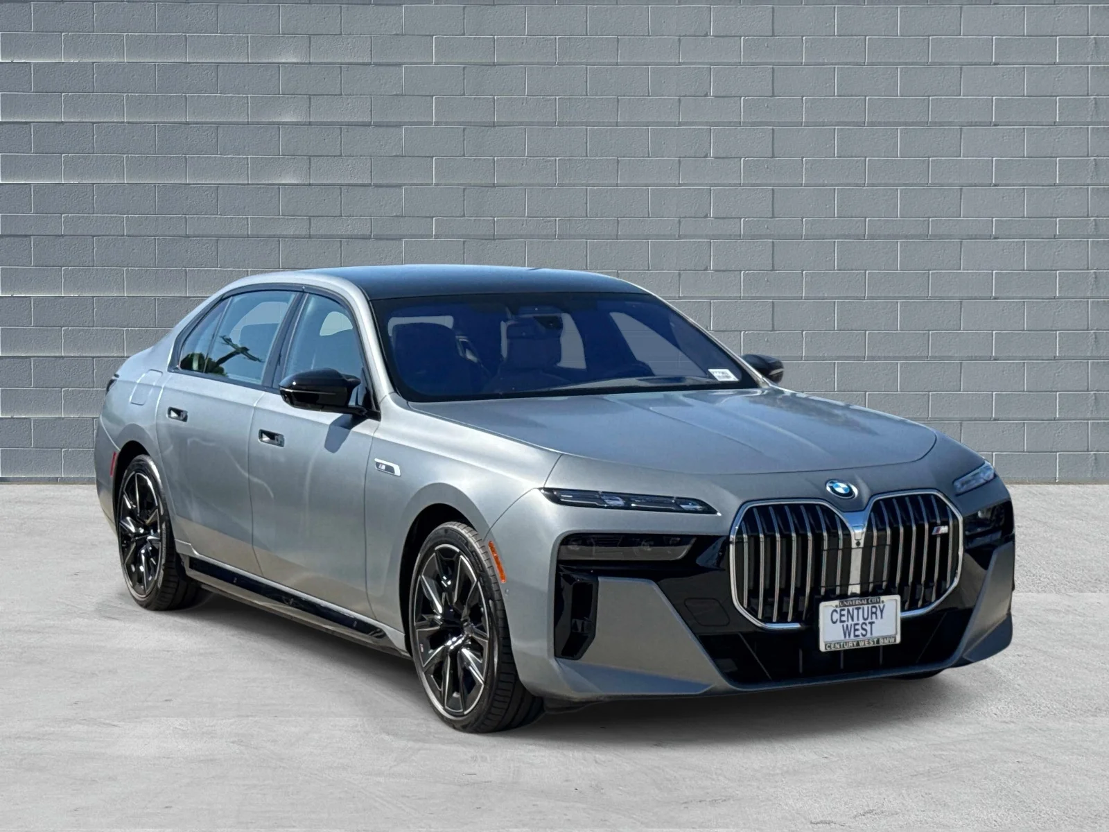2025 BMW i7 M70 Sedan's photo