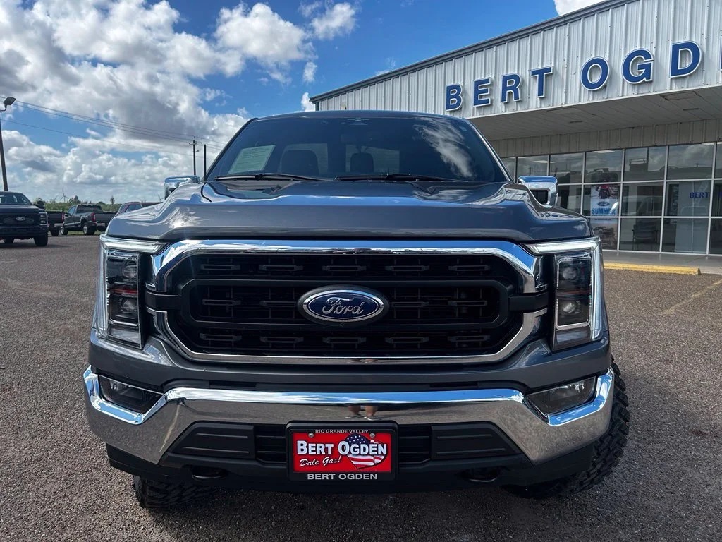 Used 2023 Gray Ford XLT image 2