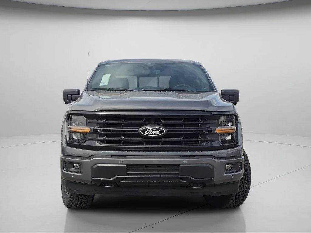 New 2026 Carbonized Gray Metallic Ford XLT image 3