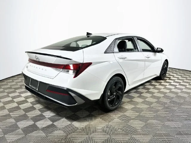 New 2026 White Hyundai SEL Sport image 3