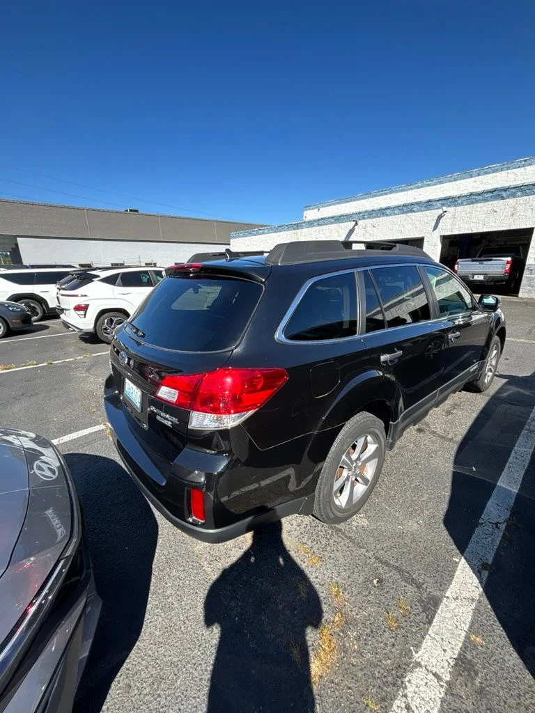 Used 2013 Black Subaru 2.5i image 5