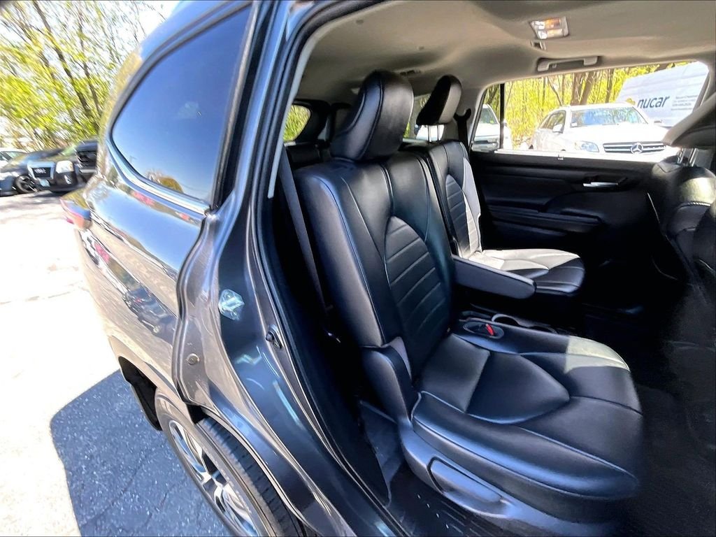 Used 2021 Gray Toyota XLE image 15