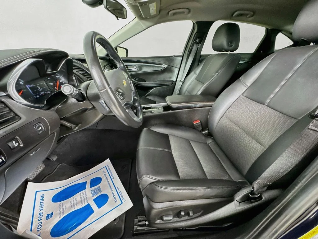 Used 2018 Blue Velvet Metallic Chevrolet LT image 24