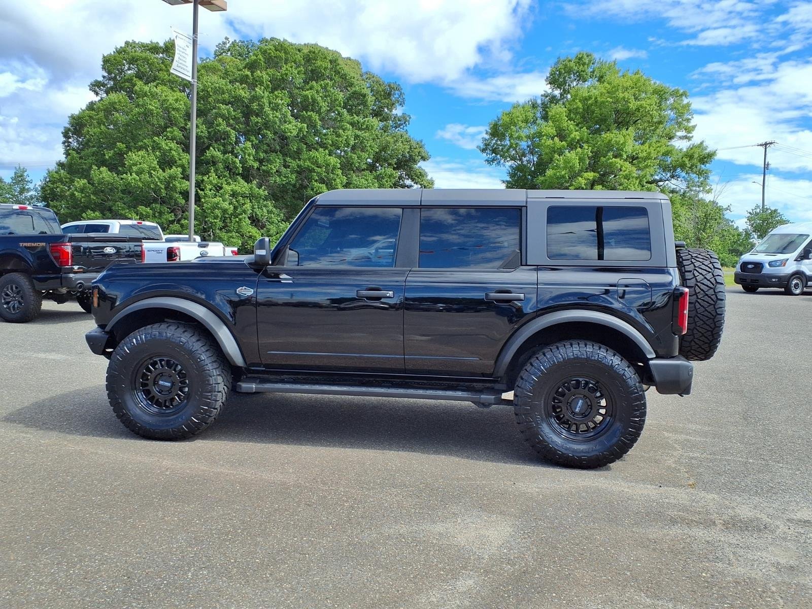 Used 2024 Shadow Black Ford Wildtrak image 3