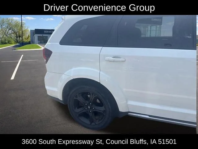 Used 2018 White Dodge Crossroad image 6