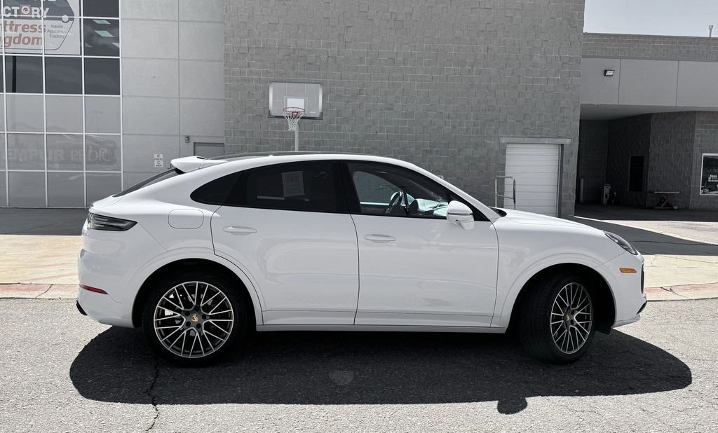 Used 2023 White Porsche Base image 5