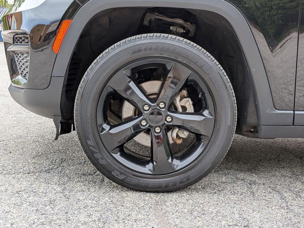 Used 2023 Black Jeep Altitude X image 29