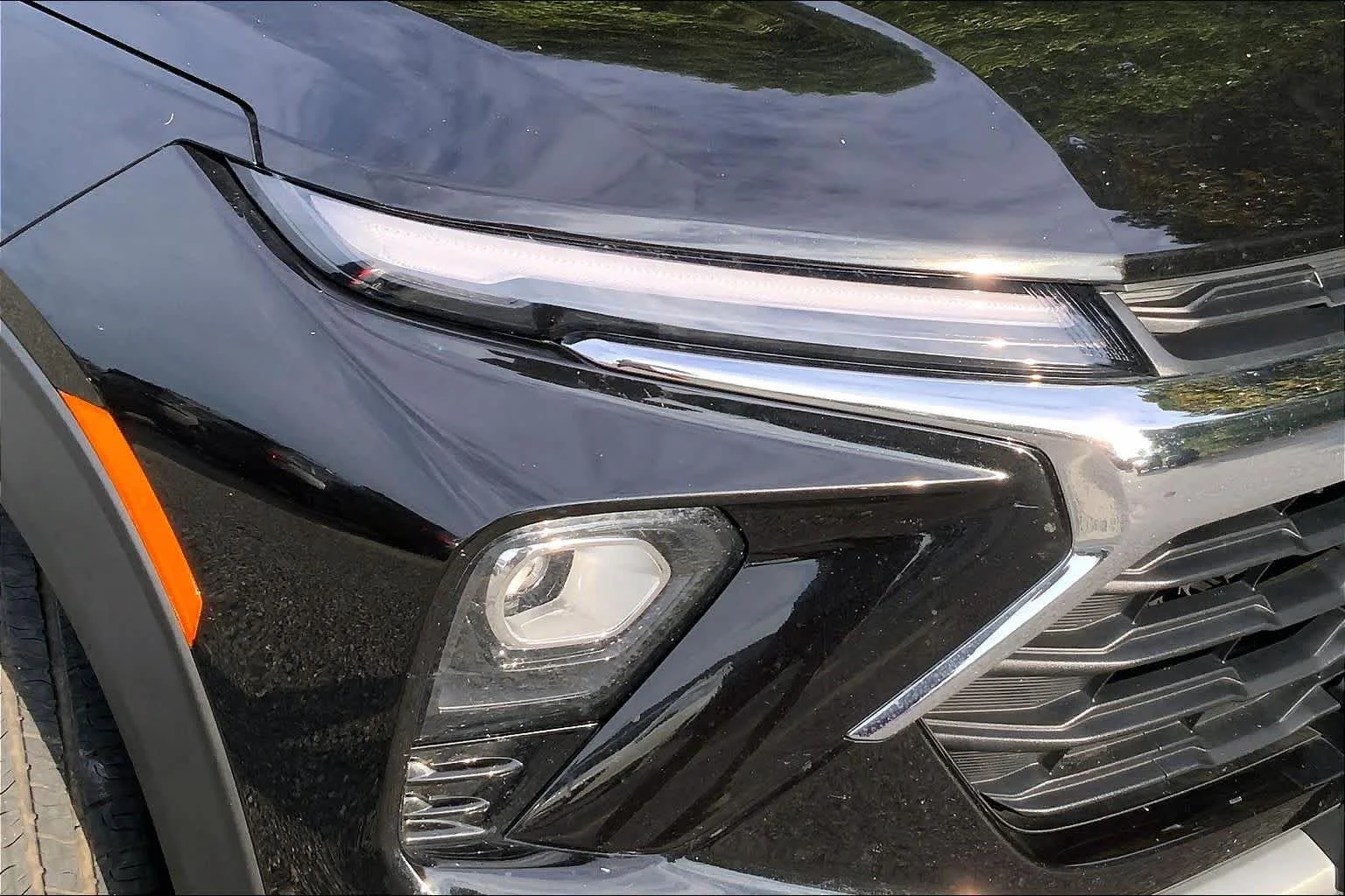 Used 2025 Mosaic Black Metallic Chevrolet LT image 26