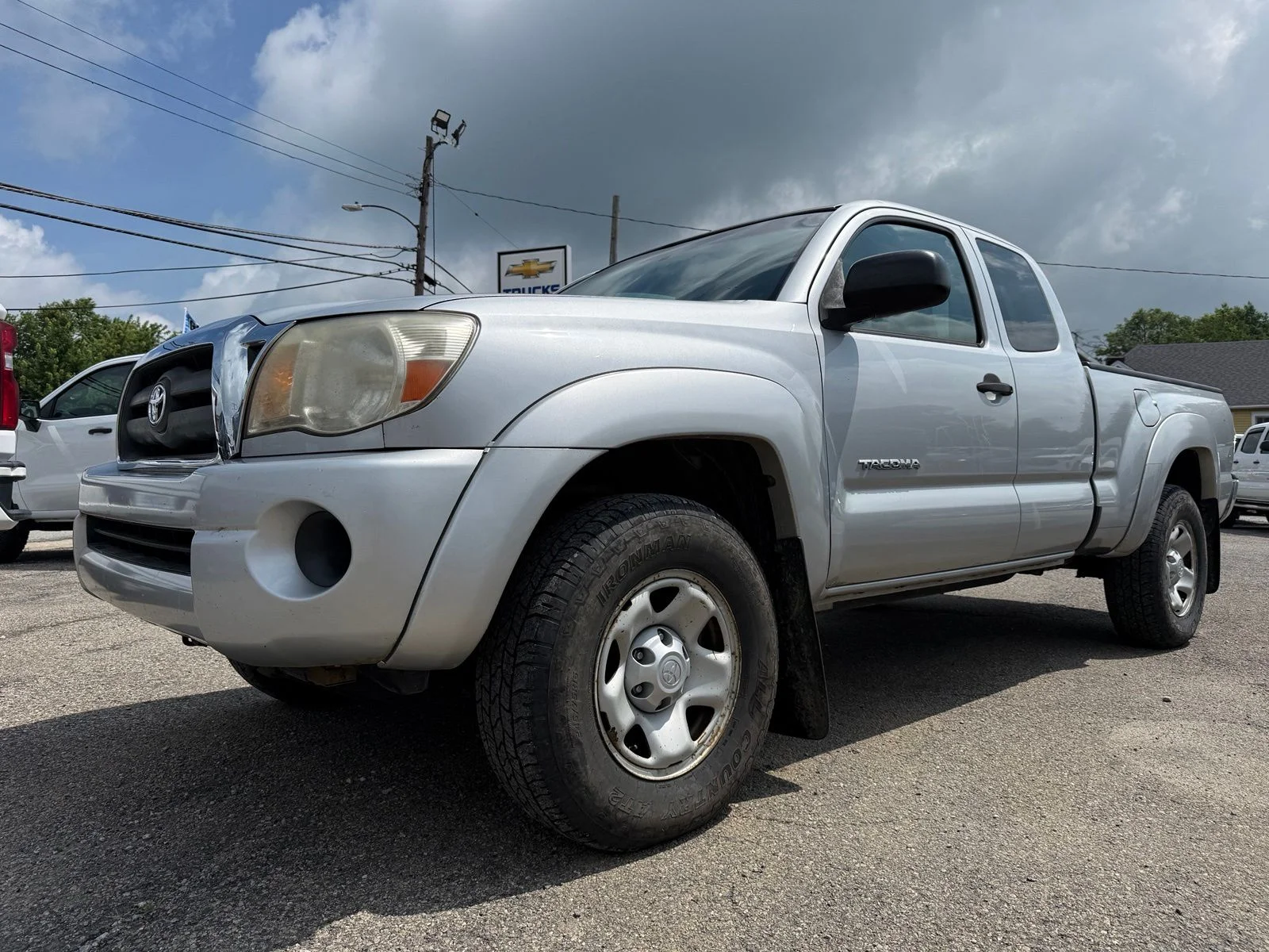 Used 2010 Toyota Tacoma Base with VIN 5TEUX4EN2AZ707174 for sale in Eminence, KY