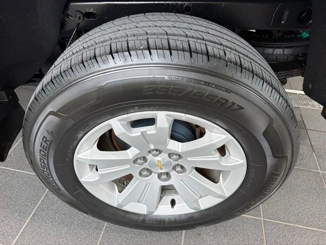 Used 2016 Silver Ice Metallic Chevrolet LT image 6