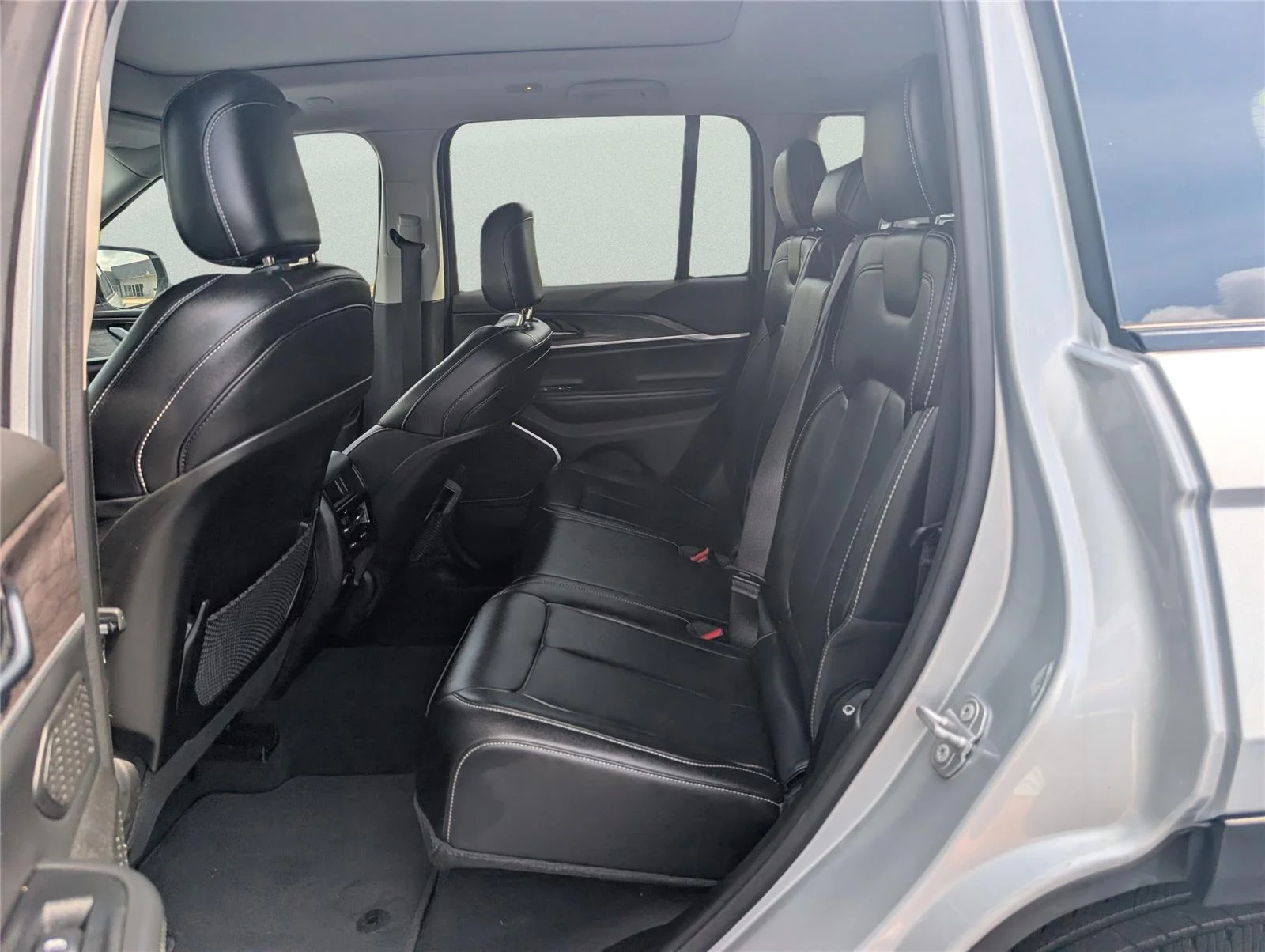 Used 2022 Silver Zynith Jeep 4x4 image 33