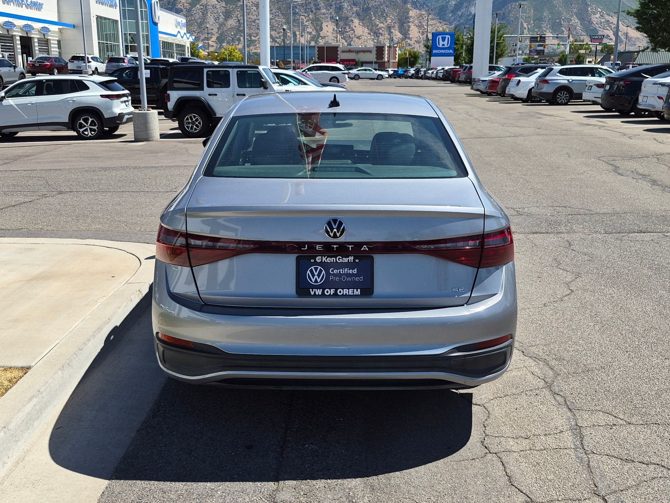 Certified Used 2025 Platinum Gray Metallic Volkswagen SE image 5