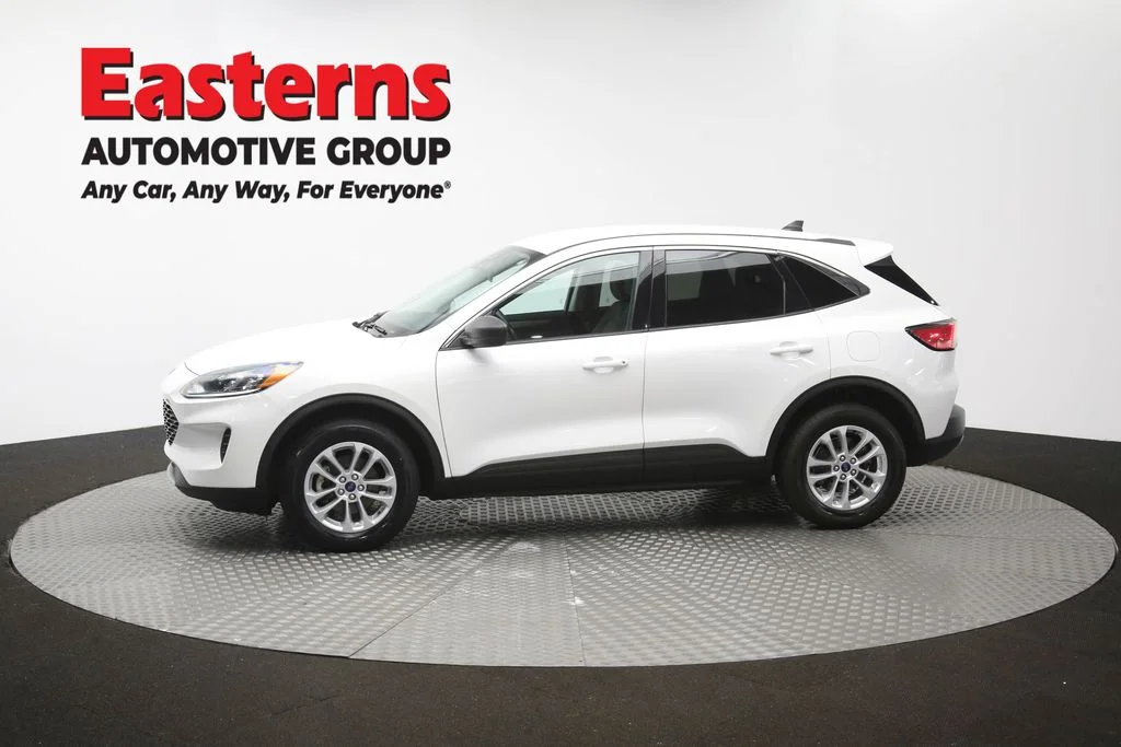 Used 2022 White Ford SE image 59