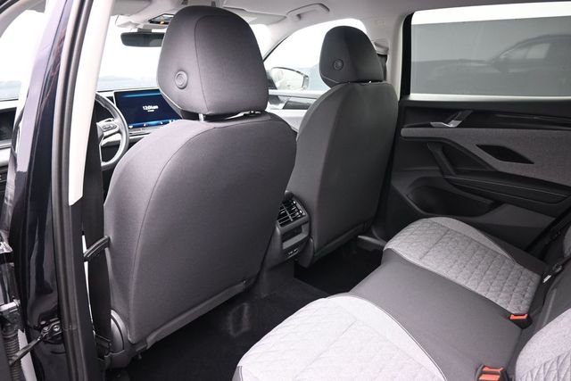 Used 2025  Volkswagen 2.0T S image 23