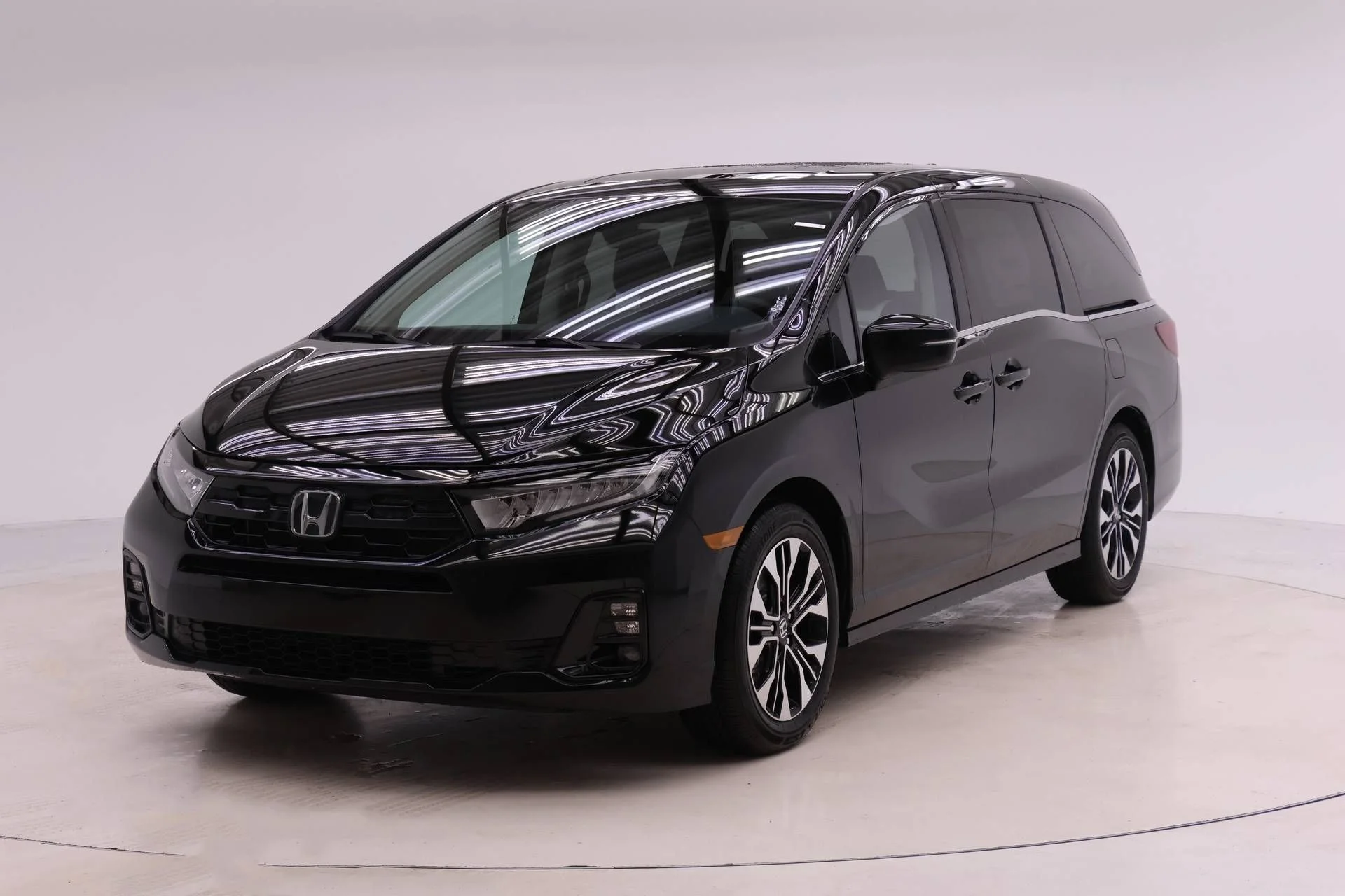 2026 Honda Odyssey Elite's photo