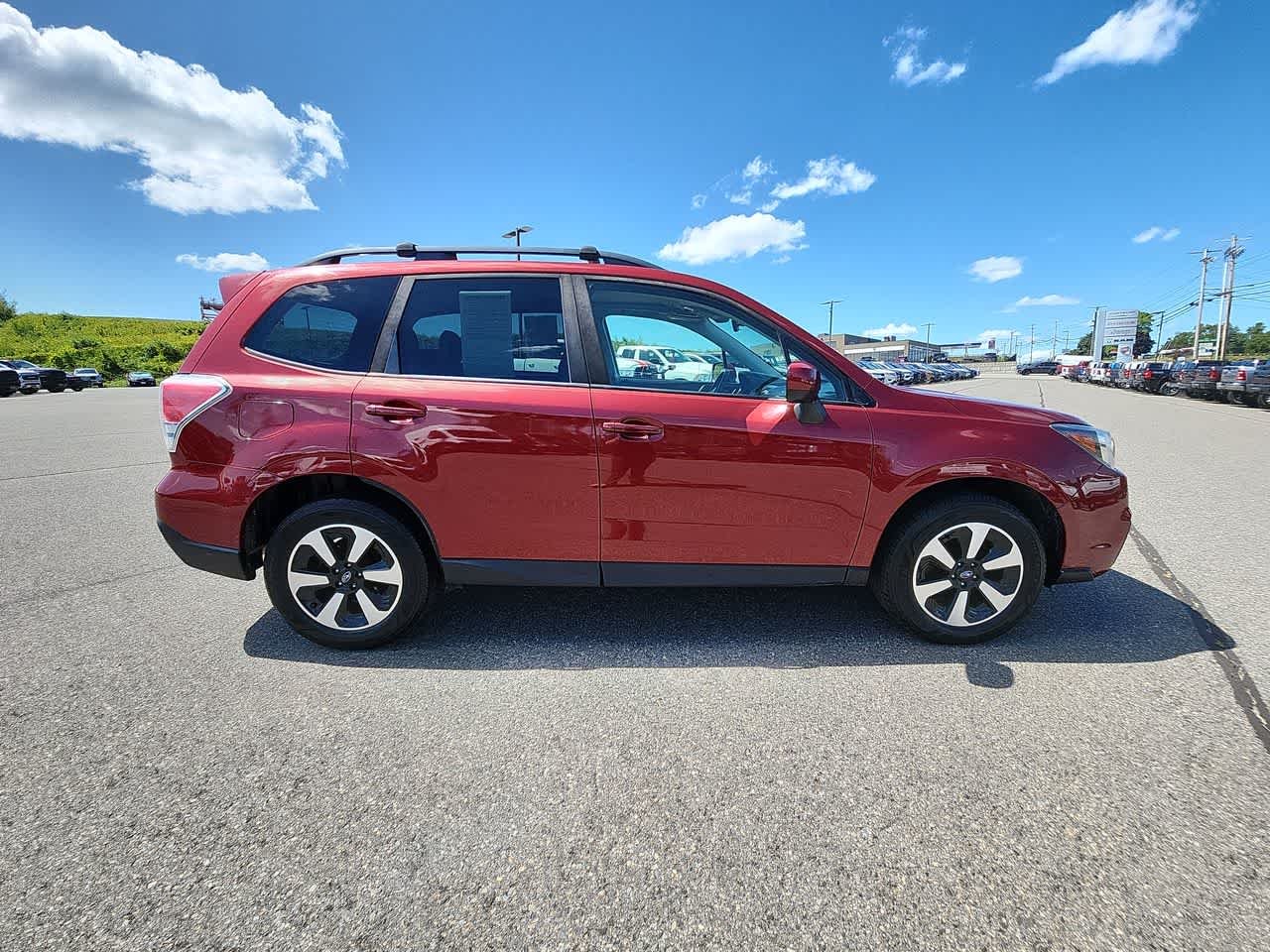 Used 2018 Venetian Red Pearl Subaru Premium image 18