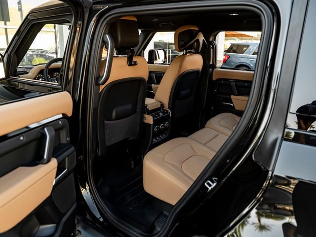 New 2026 Santorini Black Land Rover X-Dynamic SE image 26