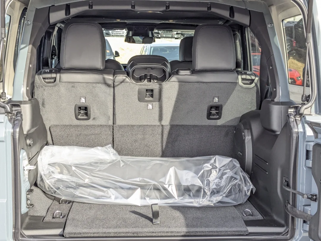 New 2026 Dark blue Jeep Sahara - - 4x4 - McKinley Leather - Body-Color Top - Alpine Audio - Remote Start & More! image 28