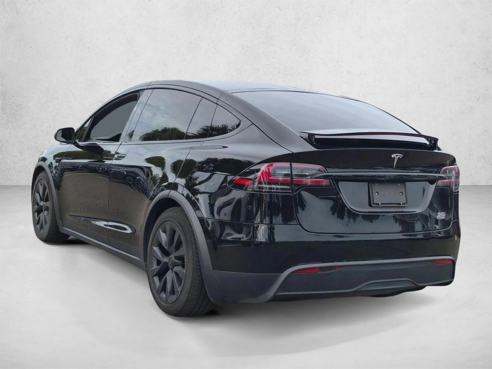 Used 2022 Black Tesla Plaid image 7