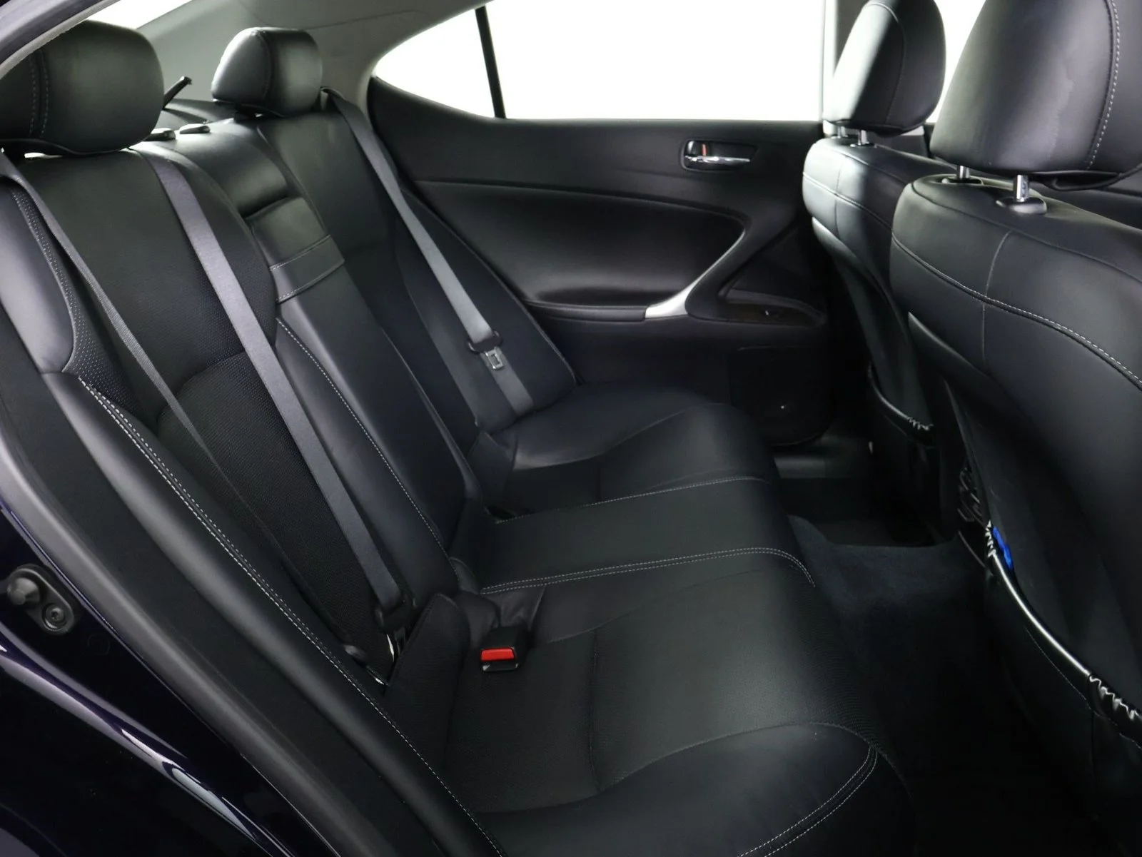 Used 2009 Black Lexus 250 image 30
