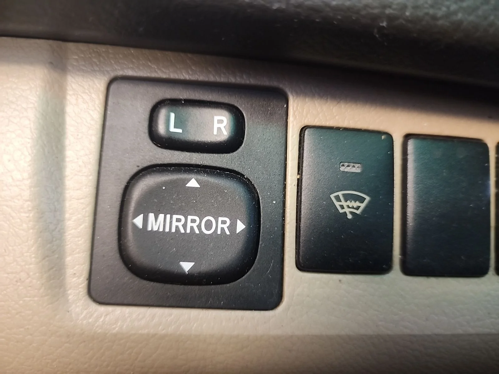 Used 2009  Toyota Base image 20