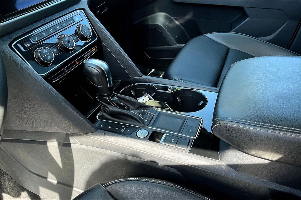 2022 Volkswagen Atlas SE w/Tech - Photo 18