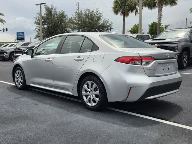 Used 2020 Silver Toyota LE image 5