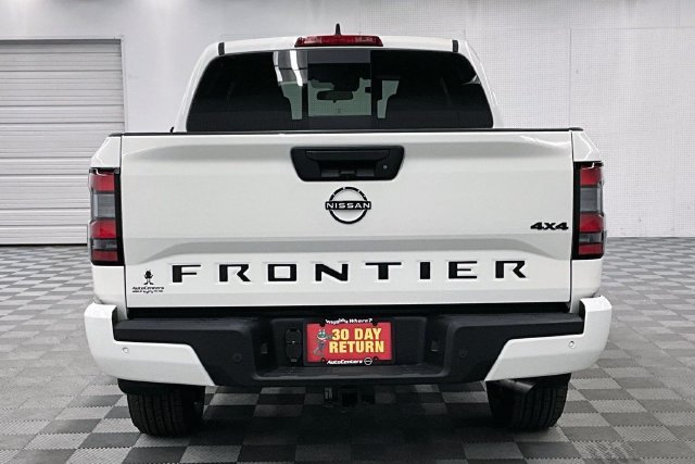 New 2026 Glacier White Nissan SV image 5