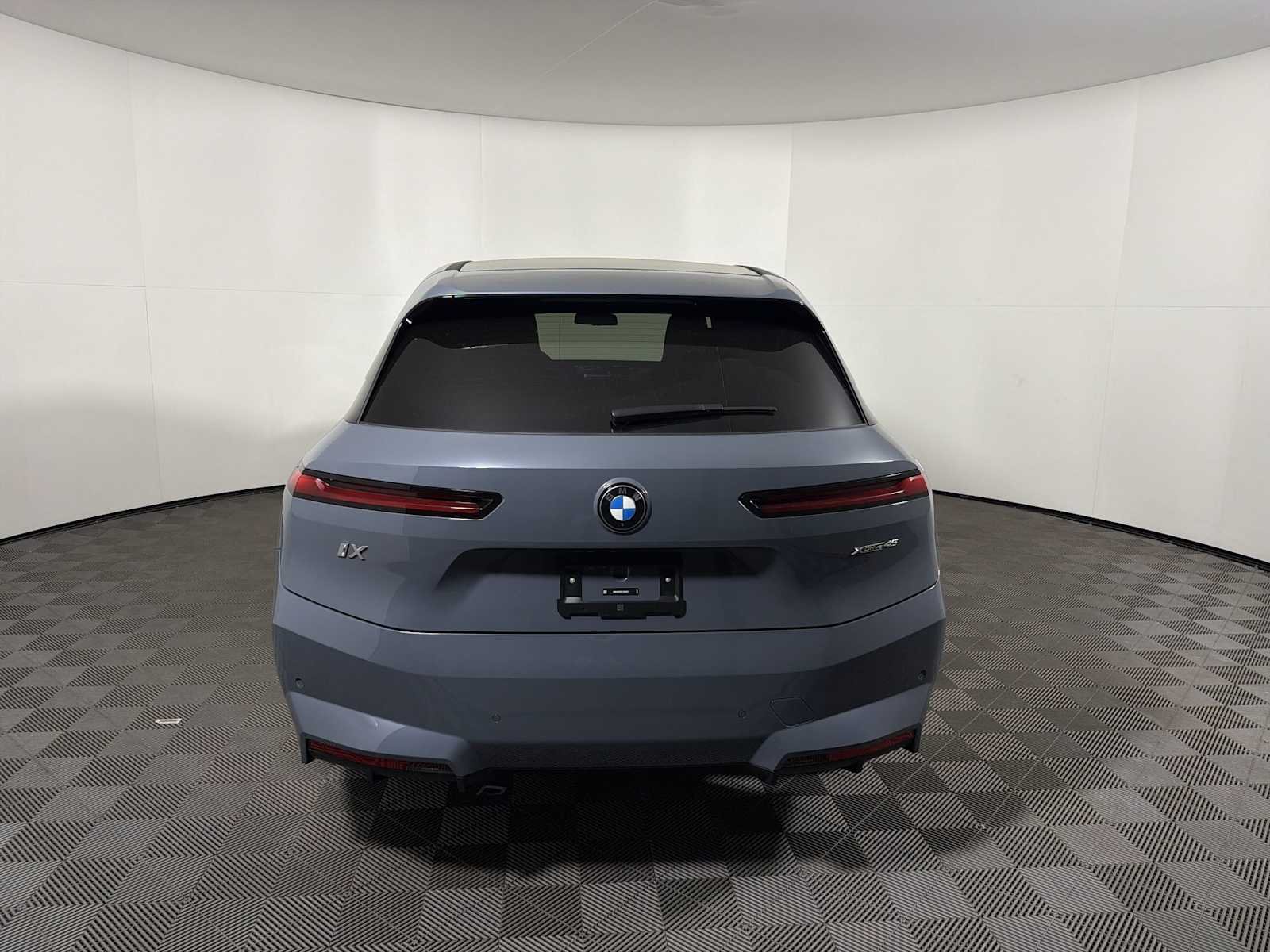 2026 BMW iX xDrive45