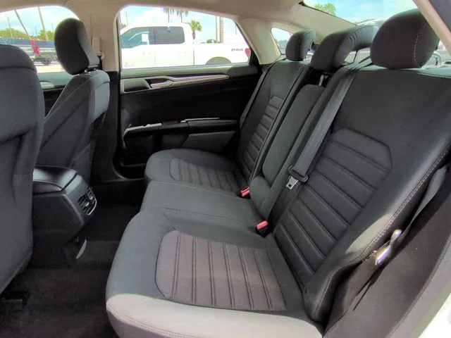 Used 2020 Oxford White Ford SE image 13