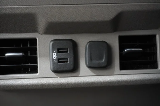 Used 2020 WHITE GMC Elevation image 23