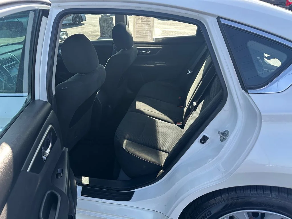 Used 2015 White Nissan 2.5 S image 14