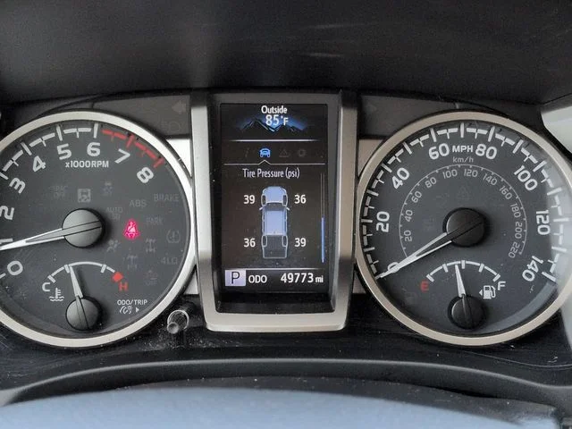 Certified Used 2022 White Toyota SR5 image 25