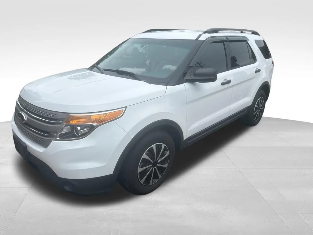 Used 2013 White Ford Base image 5