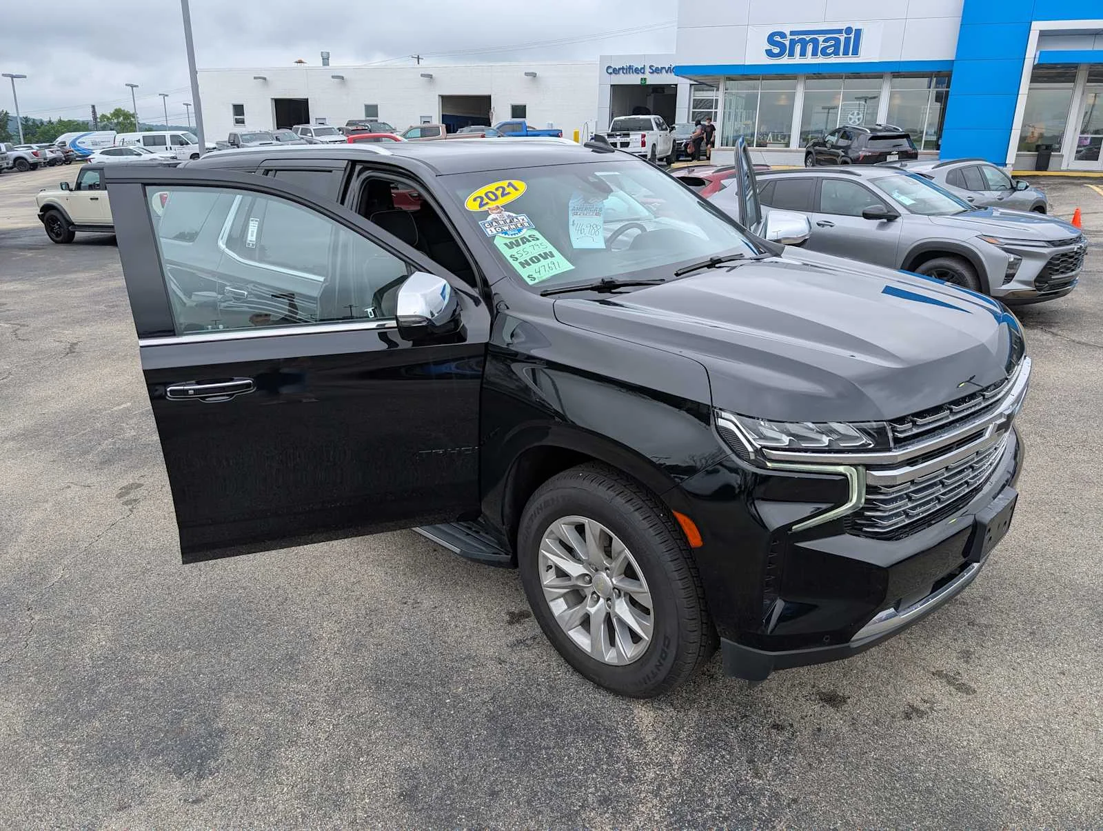 Used 2021 Black Chevrolet Premier image 17