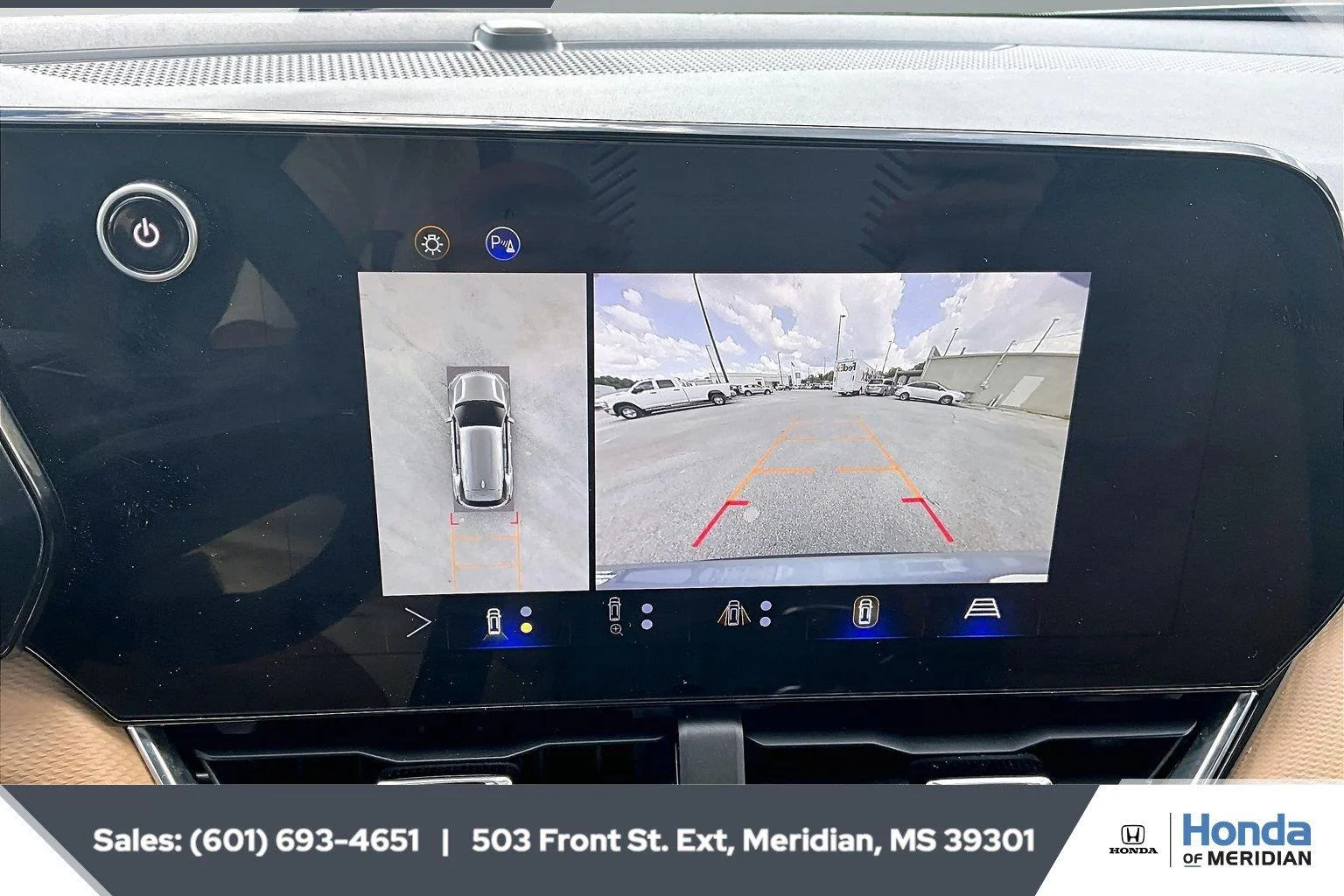 Used 2025 Sterling Gray Metallic Chevrolet AWD ACTIV image 15