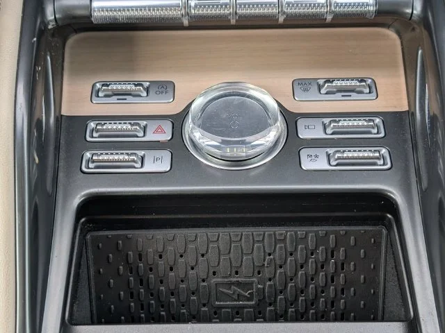 Used 2024 White Lincoln Reserve image 20