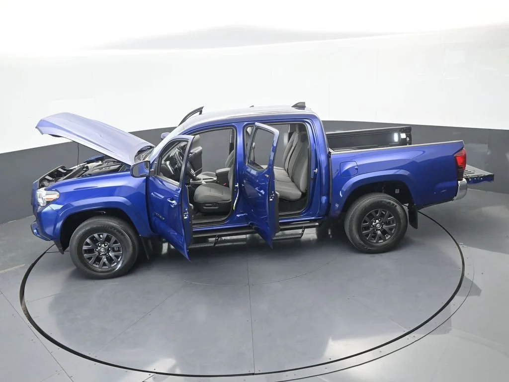 Used 2022 Blue Toyota SR5 image 51