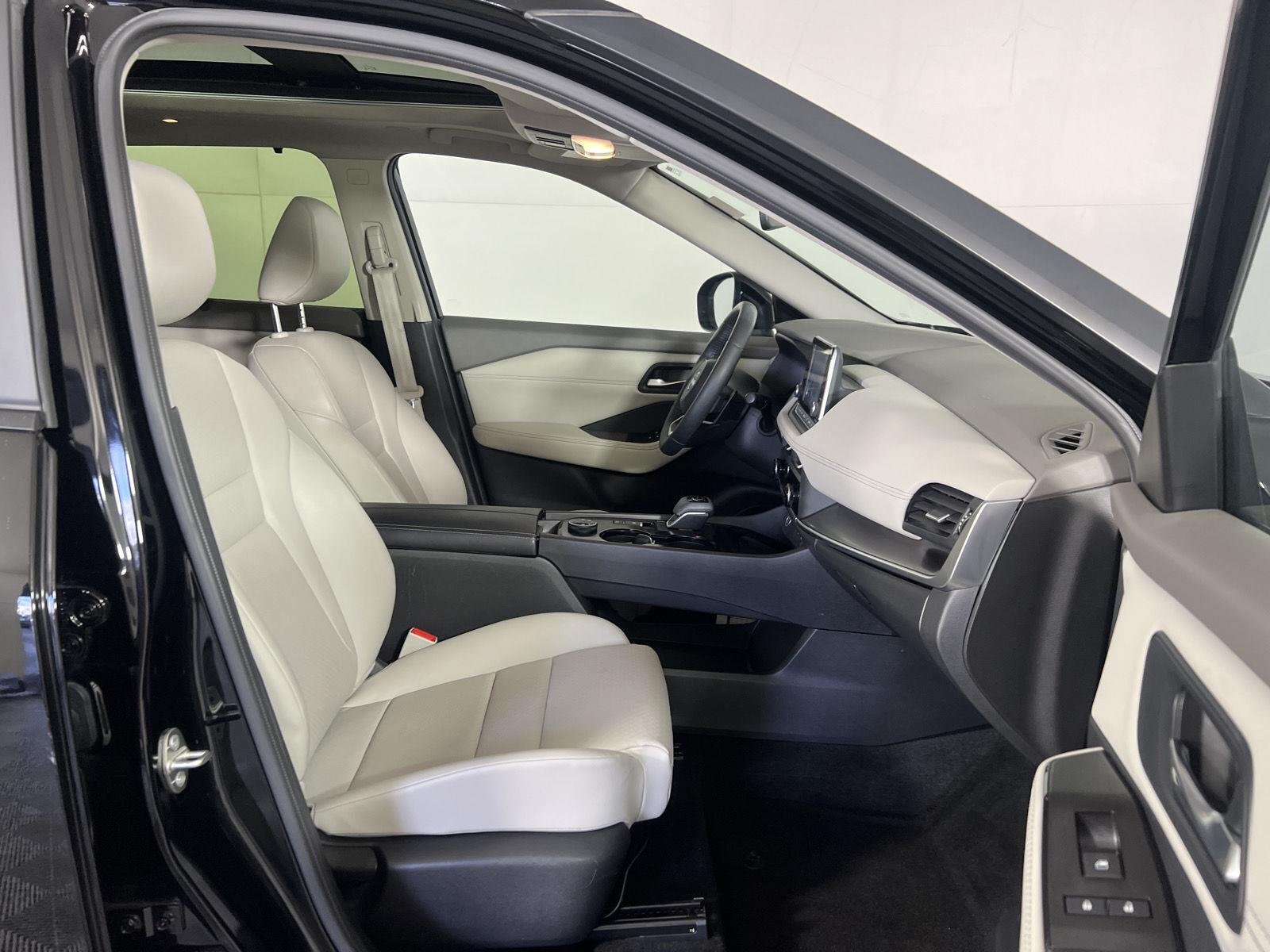 Used 2023 Super Black Nissan SV image 25