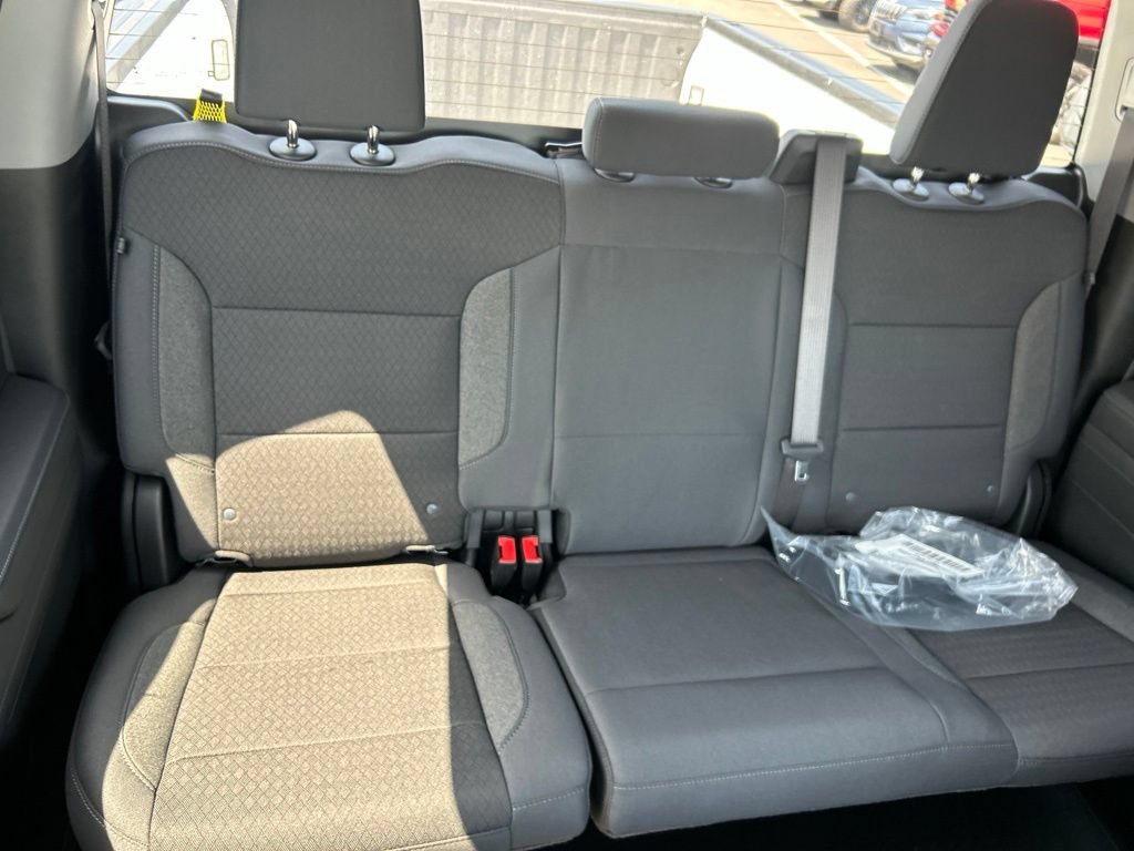 New 2026 Summit White Chevrolet LT (2FL) image 23