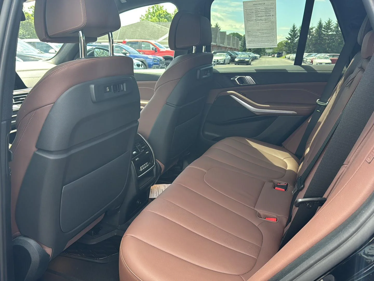 Used 2022 Jet Black BMW xDrive40i image 10