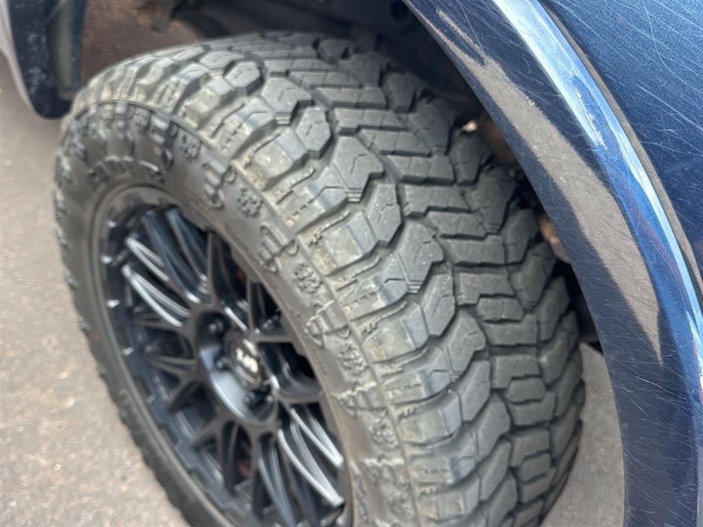 Used 2019 Blue Jeans FORD LARIAT image 8